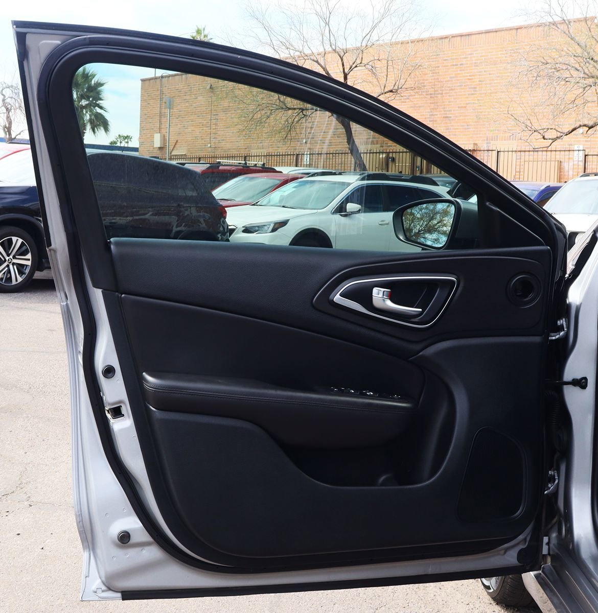 Used 2017 Chrysler 200 Limited Platinum image 36
