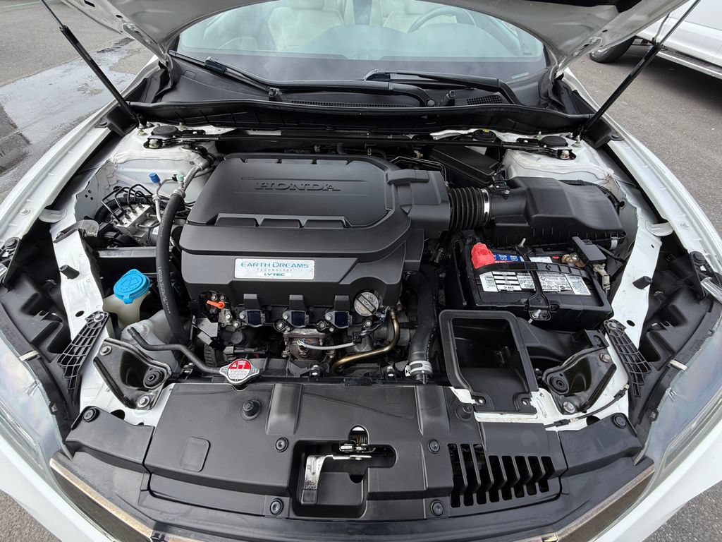 Used 2016 Honda Accord Touring image 27