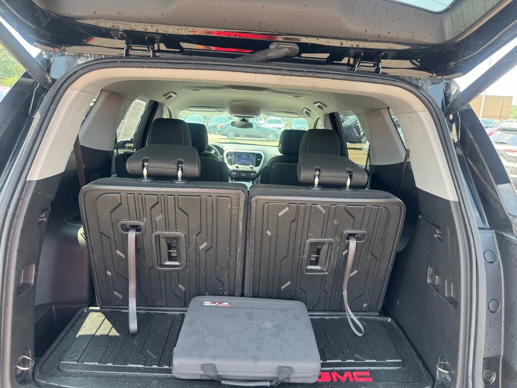 Used 2023 GMC Acadia SLE w/ Driver Convenience Package image 17