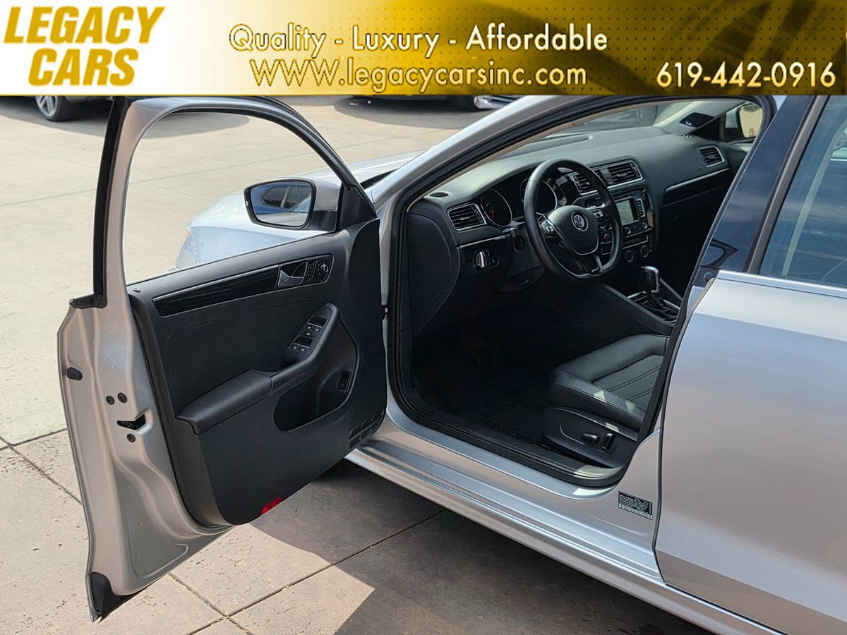 Used 2015 Volkswagen Jetta SEL FWD image 51