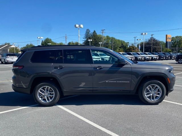 New 2025 Jeep Grand Cherokee L Laredo w/ Luxury Tech Group I AWD/4WD image 9