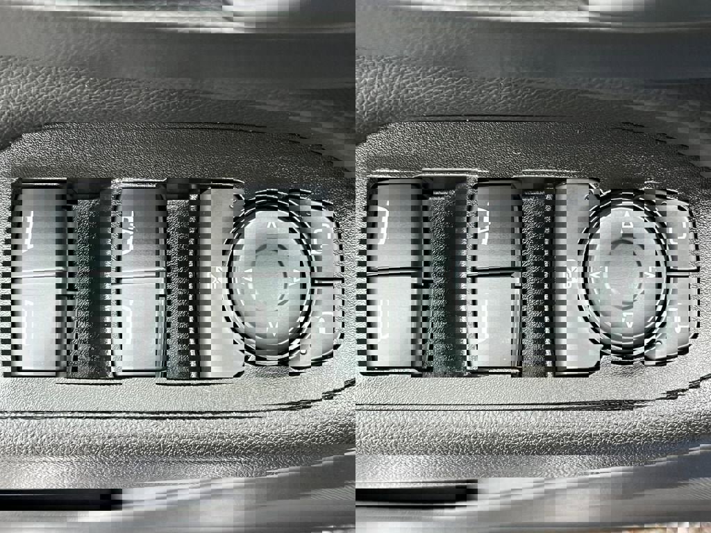 Used 2024 Chevrolet Equinox LT image 12