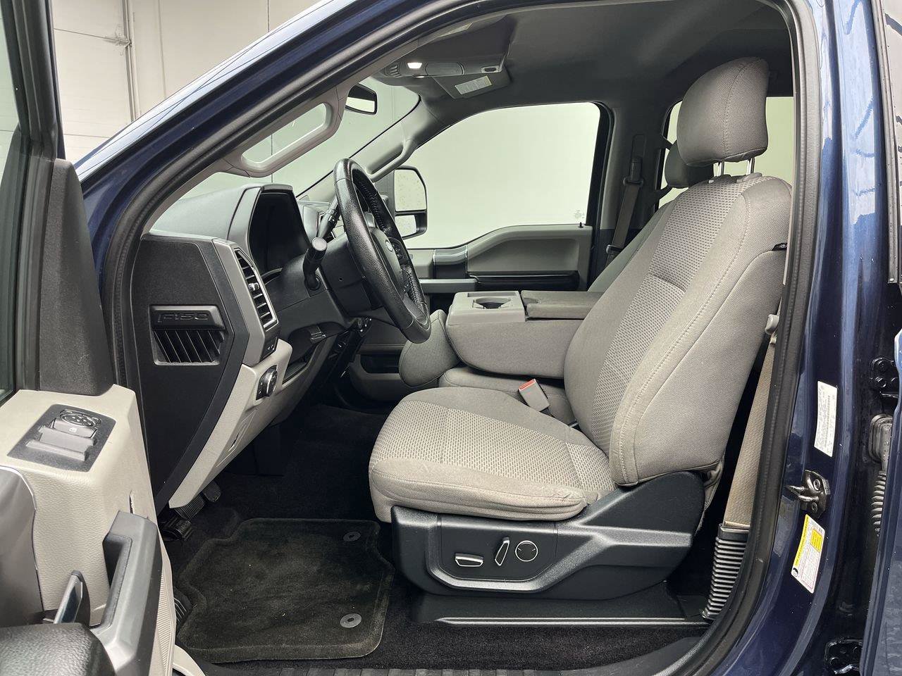Used 2016 Ford F150 XLT w/ Equipment Group 302A Luxury AWD/4WD image 3
