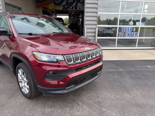 Used 2022 Jeep Compass Latitude AWD/4WD image 5
