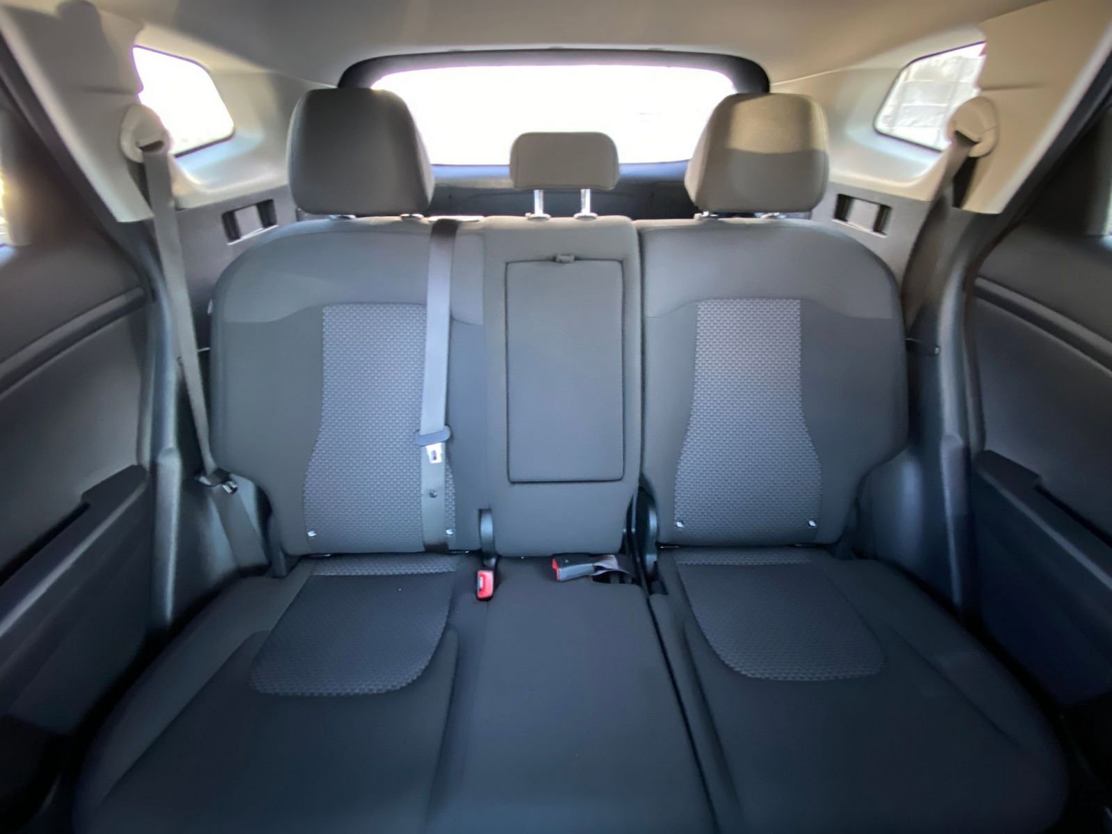 Used 2025 Kia Sportage LX image 38