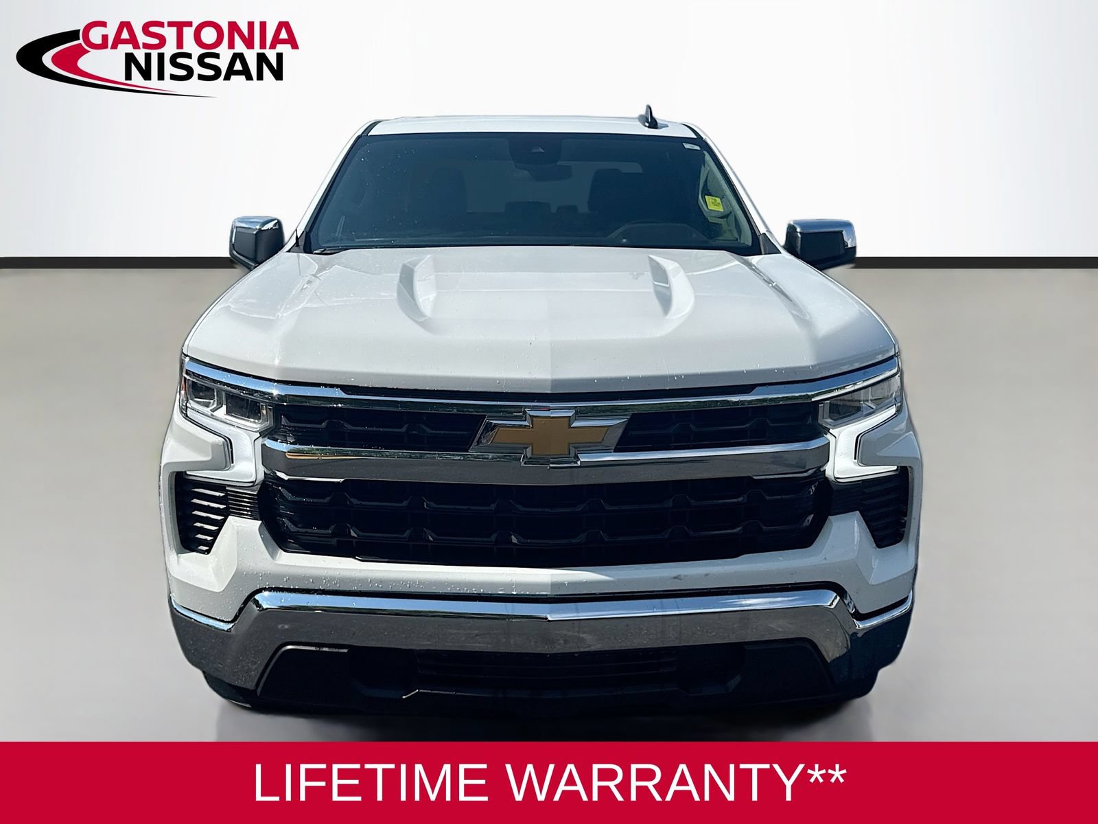 Used 2025 Chevrolet Silverado 1500 LT RWD image 2