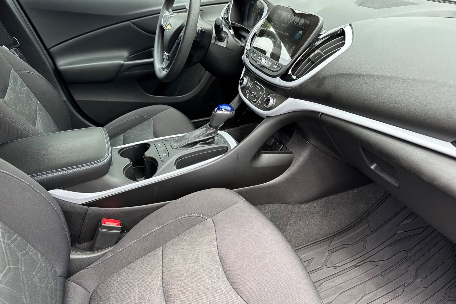 Used 2018 Chevrolet Volt LT image 16