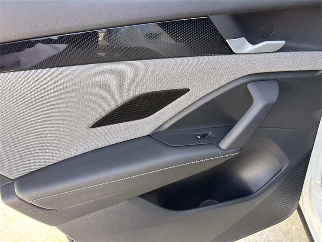 Used 2025 Volkswagen Tiguan S image 9