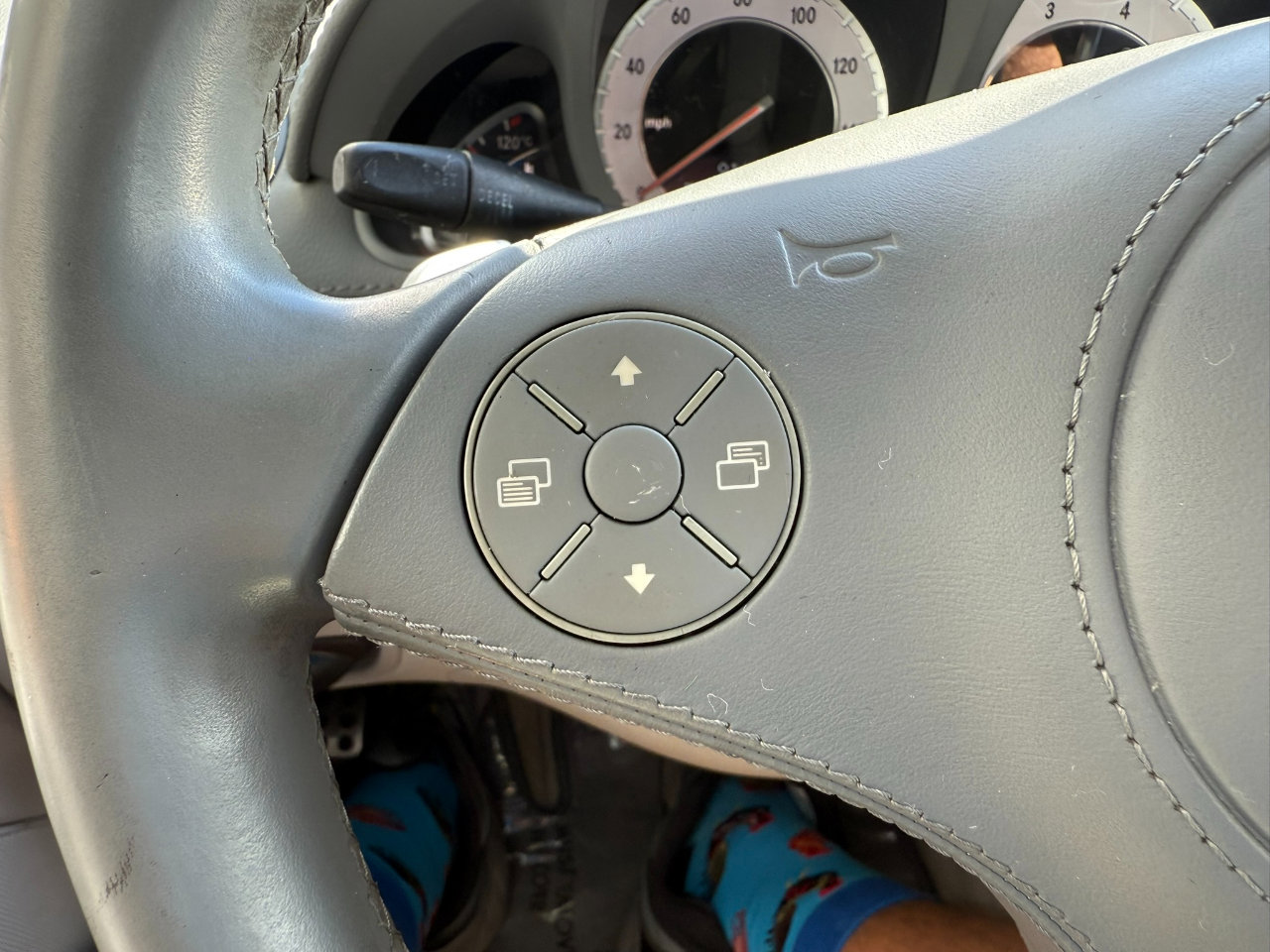 Used 2012 Mercedes-Benz SL 550 image 40