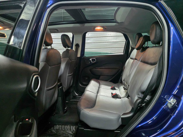 Used 2017 FIAT 500L Trekking w/ Dual-Pane Sunroof Package image 15