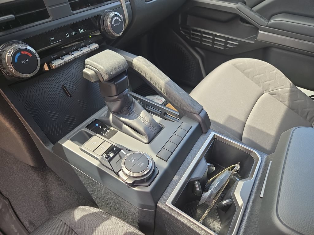 Certified 2026 Toyota Tacoma SR5 AWD/4WD image 30