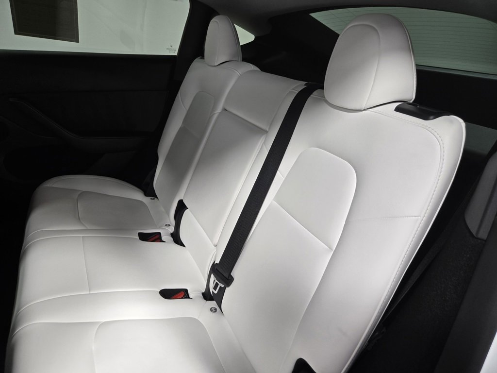 Used 2023 Tesla Model Y Long Range image 31