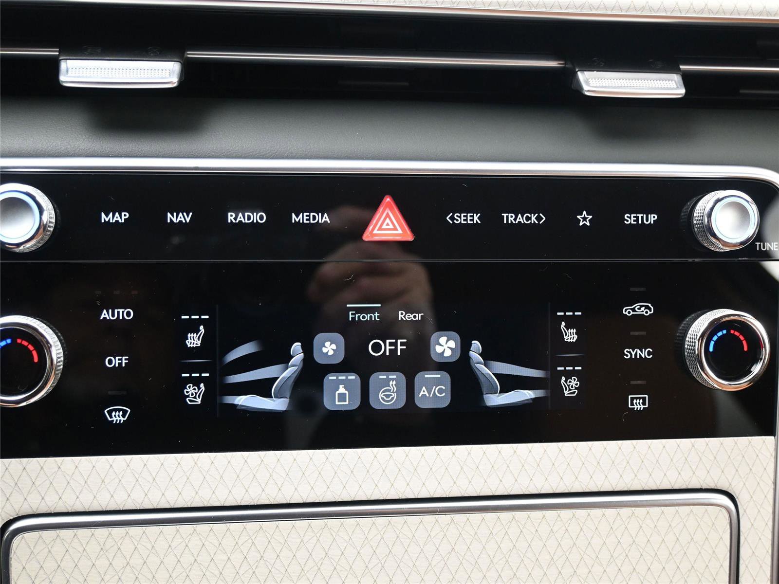 New 2026 Genesis GV80 2.5T Advanced image 16