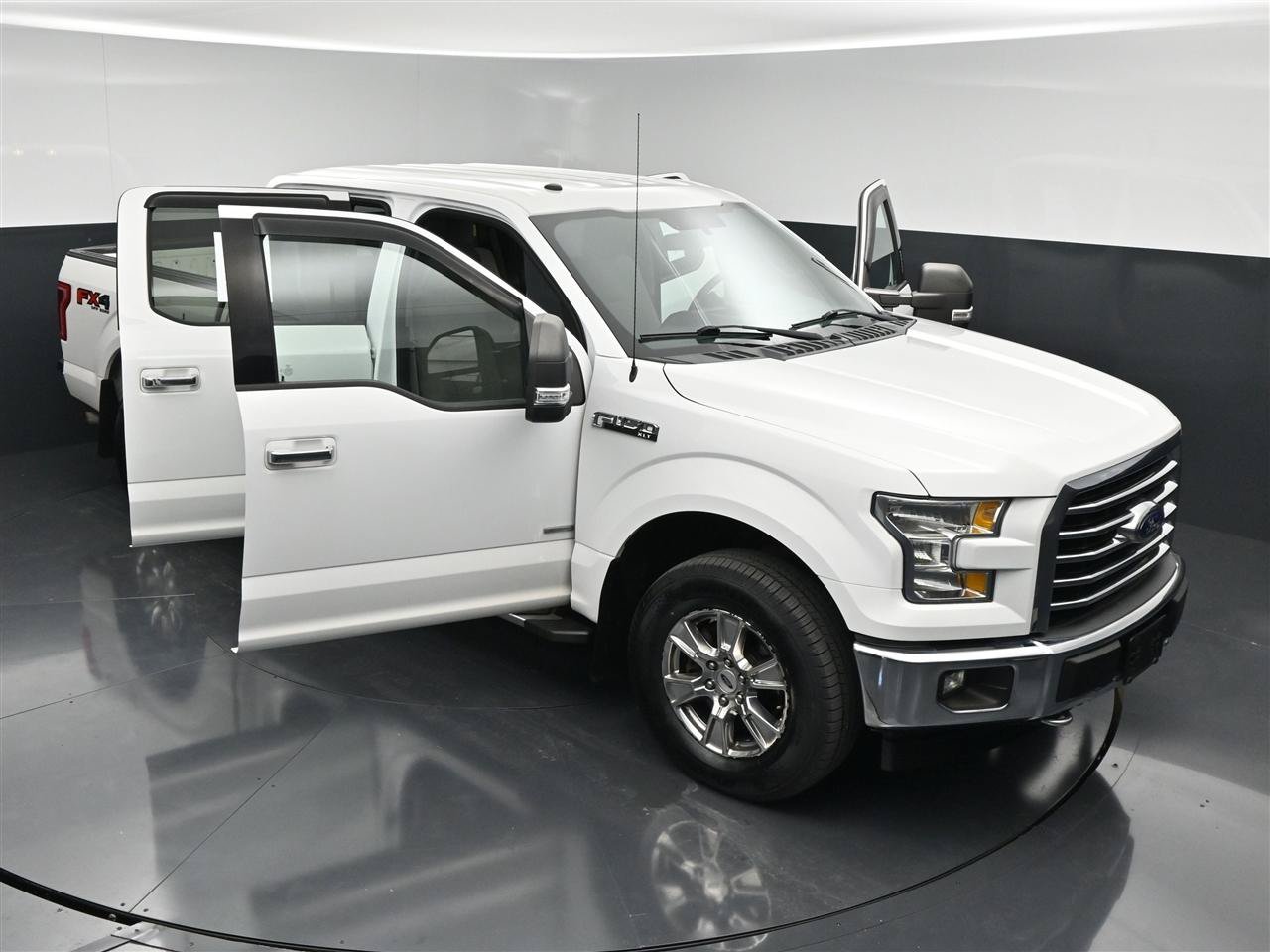 Used 2017 Ford F150 XLT w/ Equipment Group 302A Luxury AWD/4WD image 24