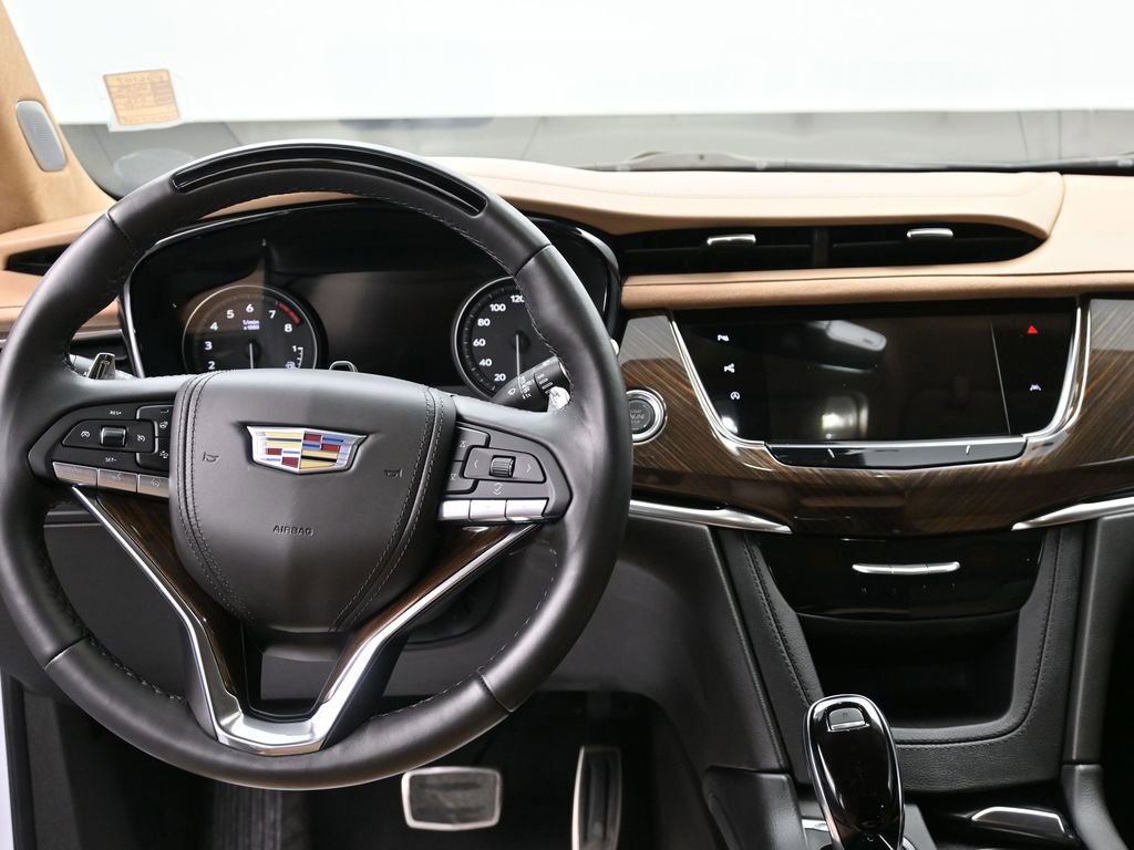 Certified 2025 Cadillac XT6 Sport w/ Platinum Package AWD/4WD image 11