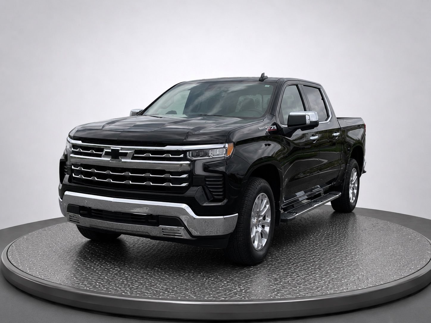Used 2025 Chevrolet Silverado 1500 LTZ w/ LTZ Premium Package AWD/4WD image 1