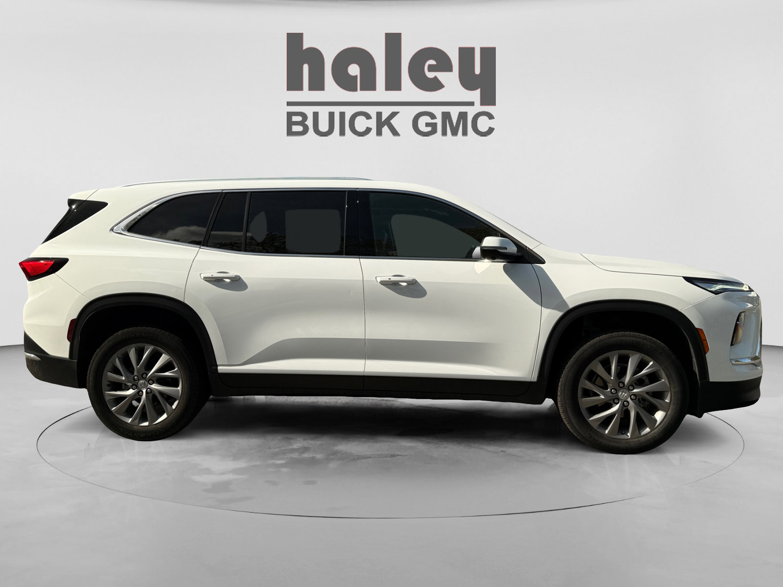 Used 2025 Buick Enclave Preferred image 6