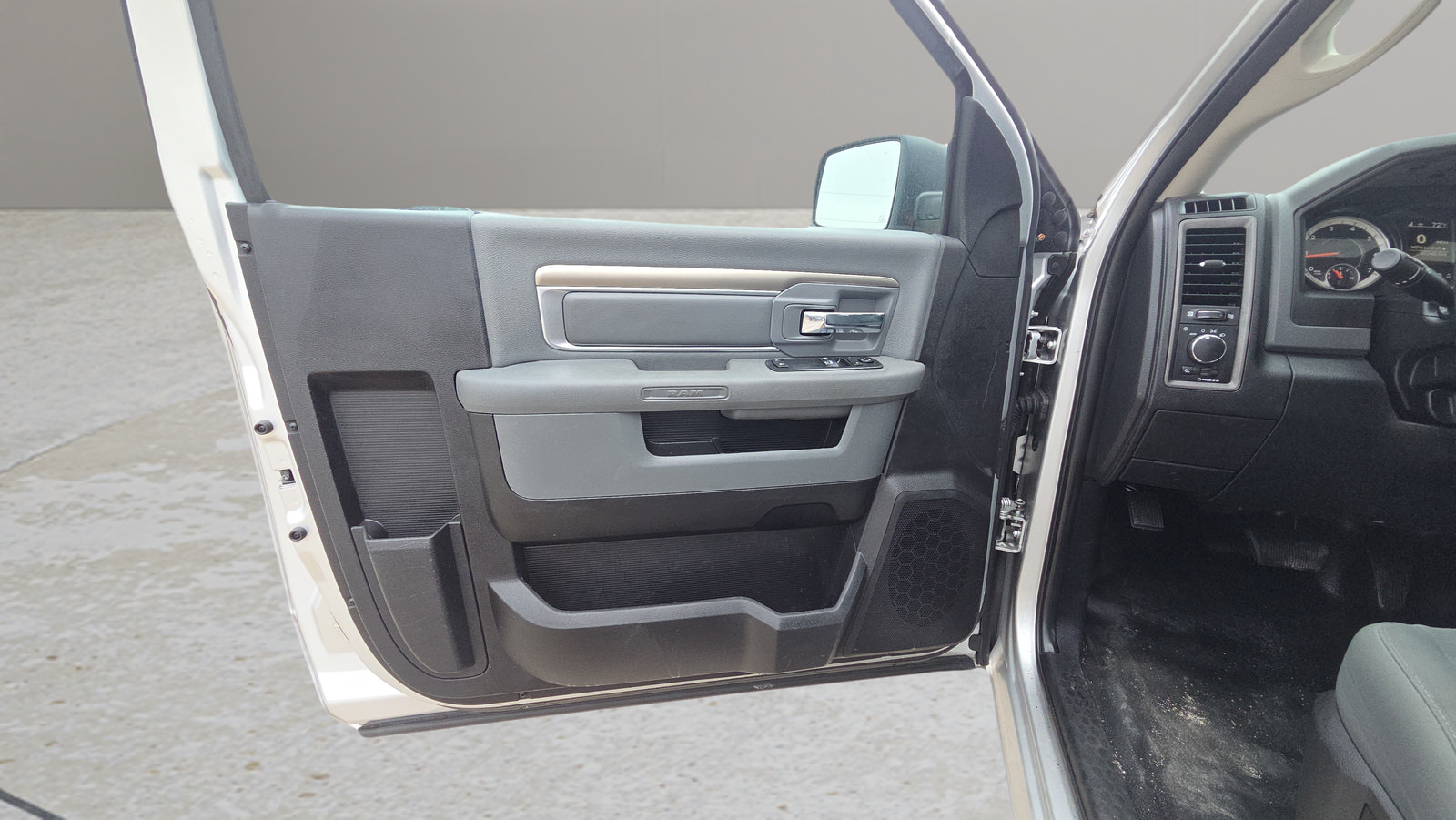 Used 2017 RAM 1500 Tradesman w/ Power & Remote Entry Group RWD image 21