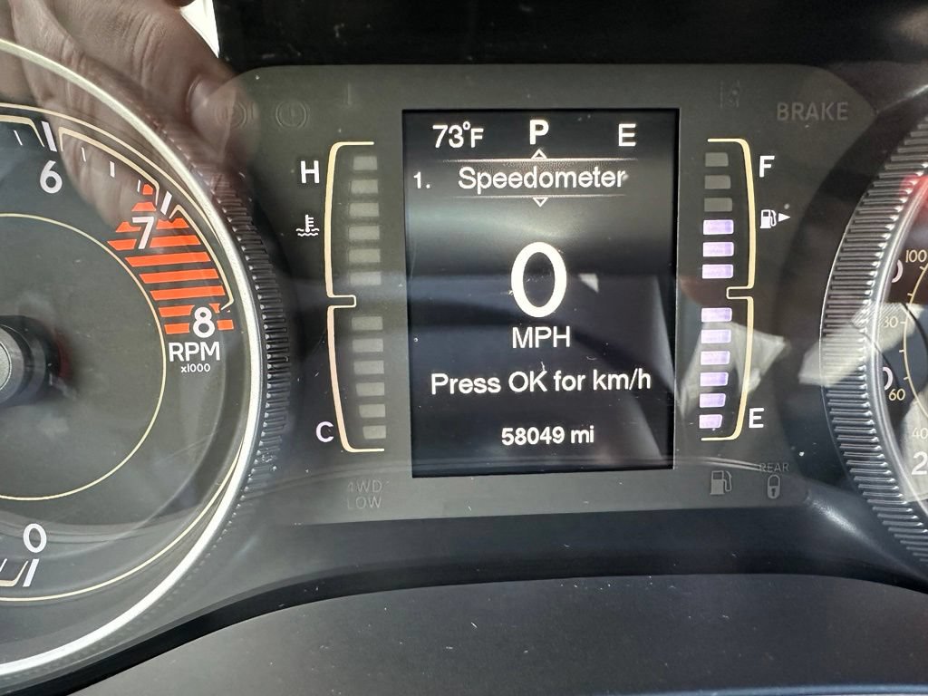 Used 2016 Jeep Cherokee Latitude w/ Cold Weather Group AWD/4WD image 10