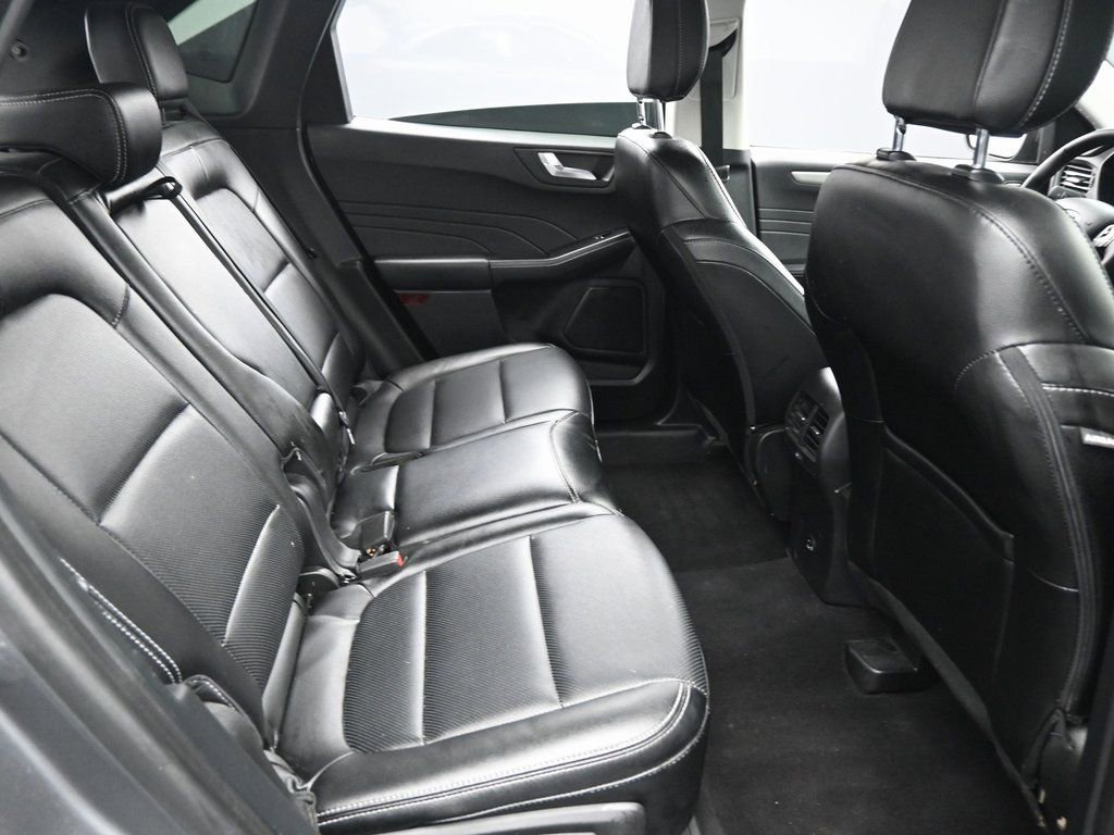 Used 2022 Ford Escape SEL w/ Technology Package image 32