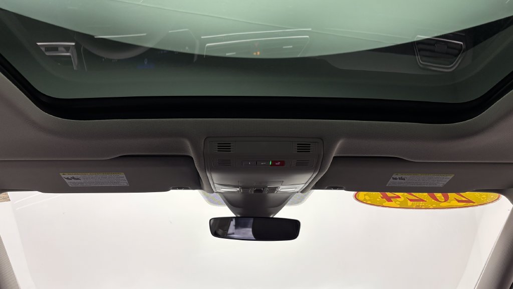 Used 2024 Volkswagen Tiguan SE w/ Panoramic Sunroof Package AWD/4WD image 30