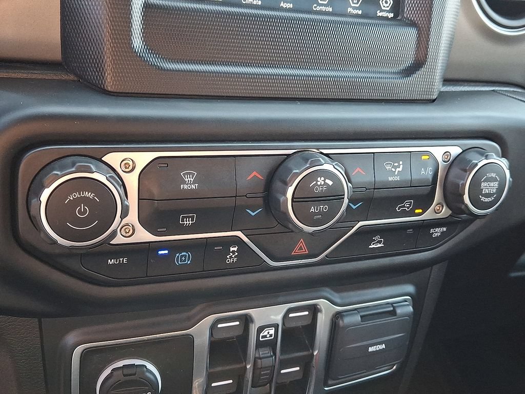 Used 2023 Jeep Wrangler Unlimited AWD/4WD image 15