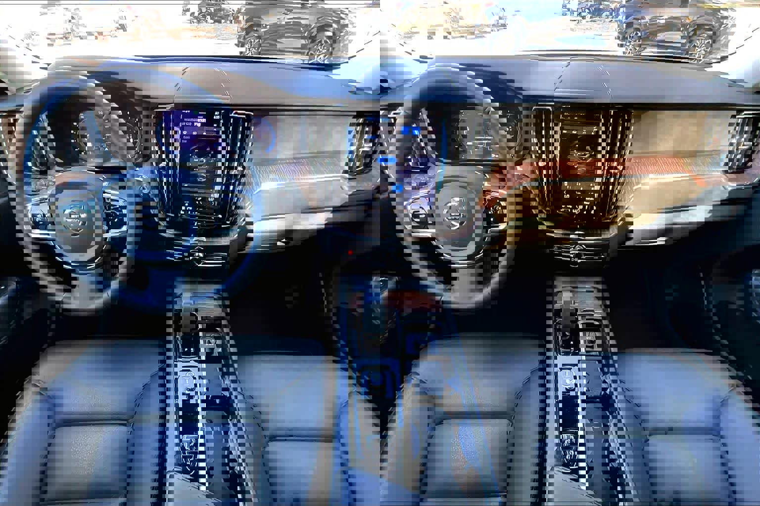 Used 2023 Volvo XC60 B5 Plus w/ Climate Package image 15