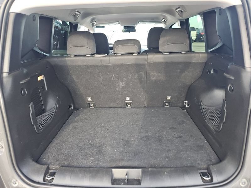 Used 2018 Jeep Renegade Latitude FWD image 22