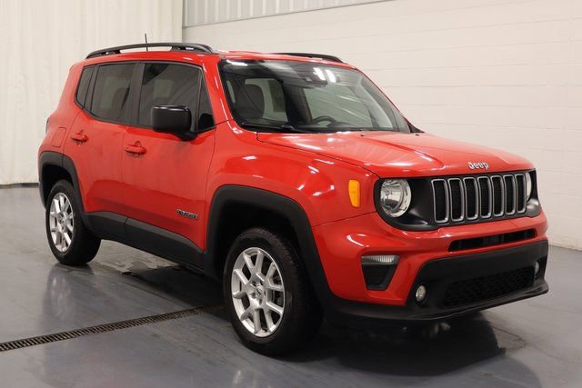 Used 2022 Jeep Renegade Latitude image 2
