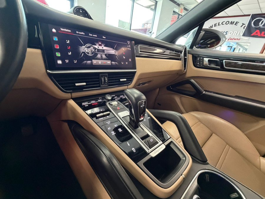 Used 2023 Porsche Cayenne Platinum Edition AWD/4WD image 67