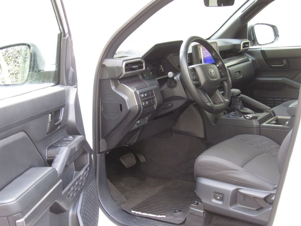 Certified 2025 Toyota Tacoma SR5 AWD/4WD image 13