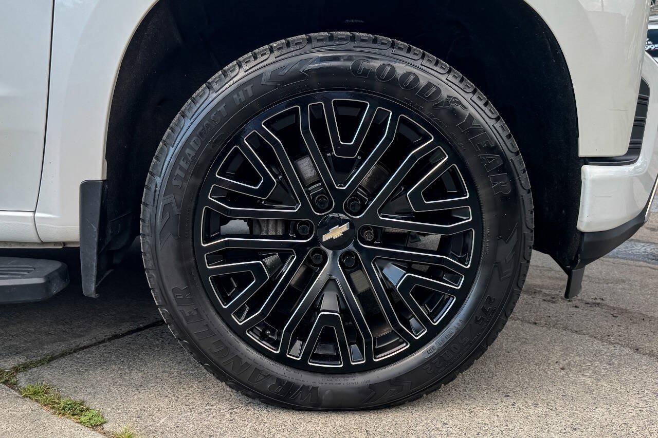 Used 2022 Chevrolet Silverado 1500 High Country w/ LPO, Dark Essentials Package AWD/4WD image 13