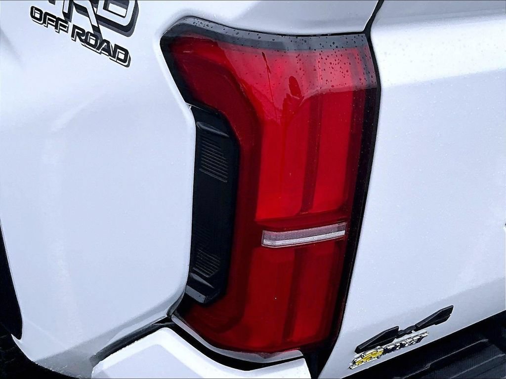 Used 2025 Toyota Tacoma TRD Off-Road AWD/4WD image 32