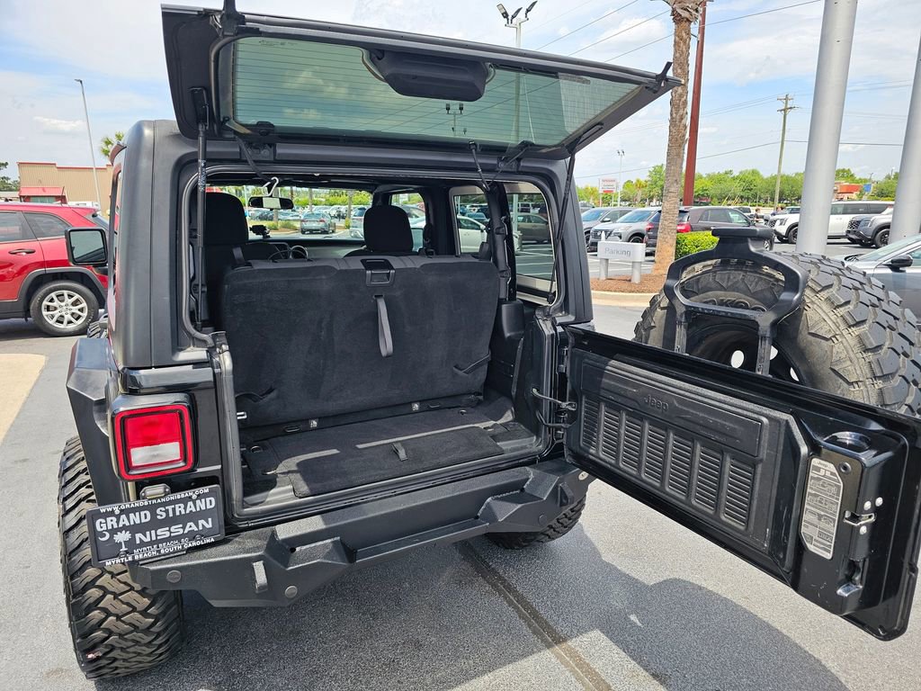 Used 2018 Jeep Wrangler Sport AWD/4WD image 9