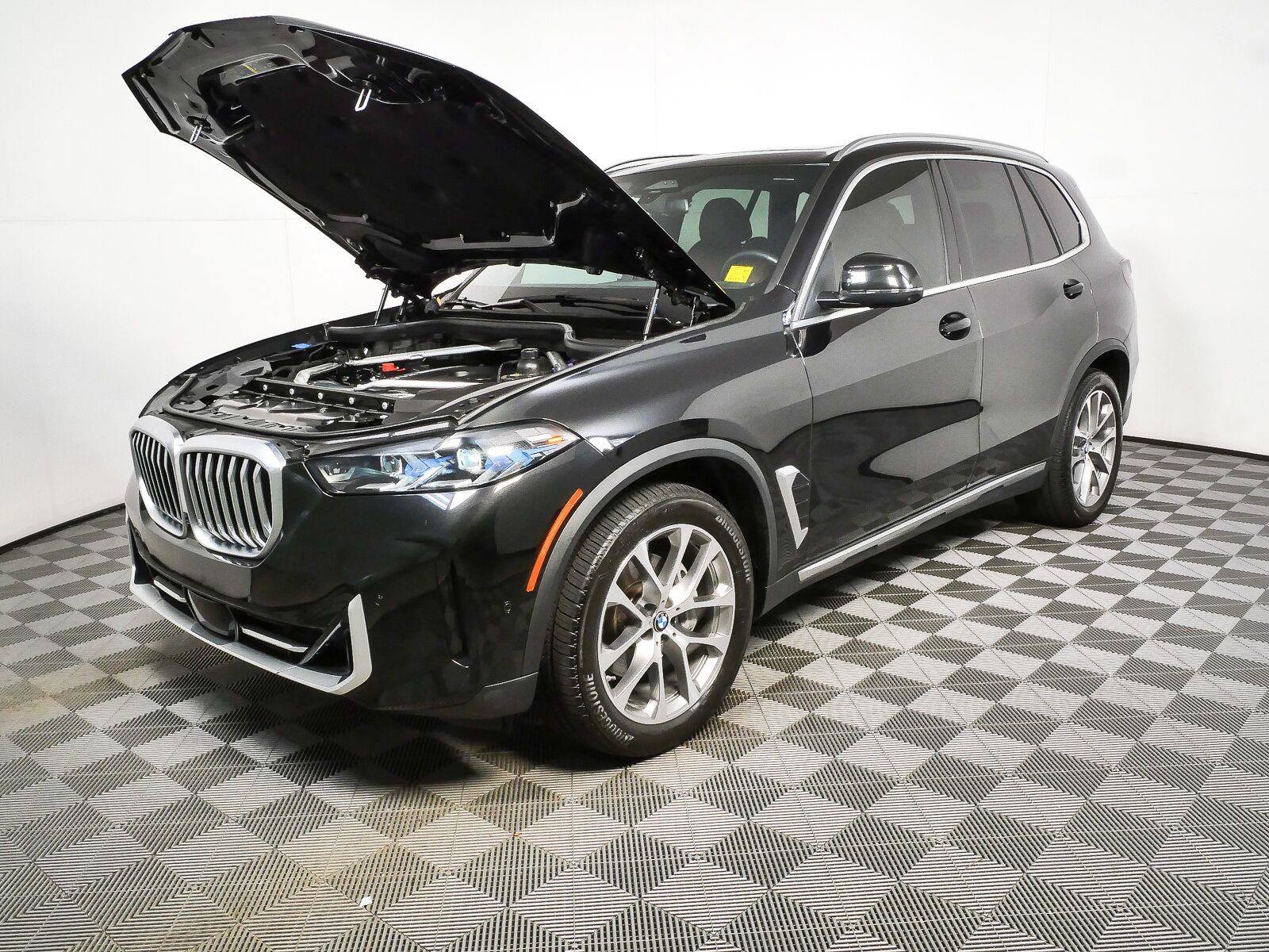 Used 2024 BMW X5 xDrive40i w/ Premium Package AWD/4WD image 35
