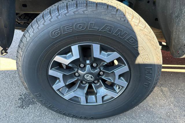 Certified 2018 Toyota Tacoma TRD Off-Road image 14