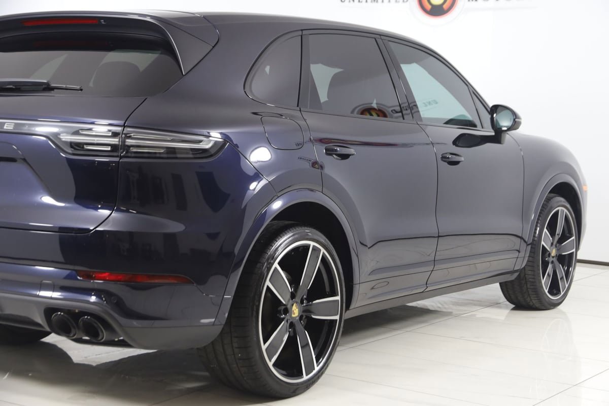 Used 2022 Porsche Cayenne Platinum Edition w/ Premium Package Plus AWD/4WD image 54