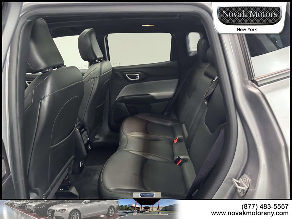 Used 2023 Jeep Compass Latitude w/ Sun and Sound Group AWD/4WD image 11