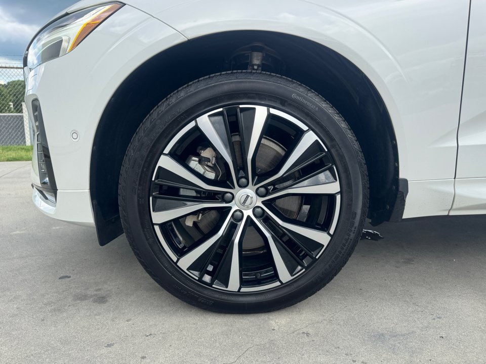 Certified 2024 Volvo XC60 B5 Ultimate AWD/4WD image 27