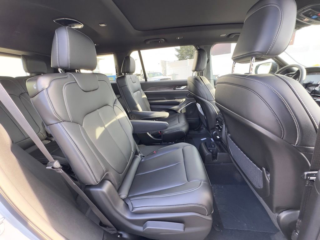 New 2026 Jeep Grand Cherokee L Limited w/ Limited Altitude Package image 21