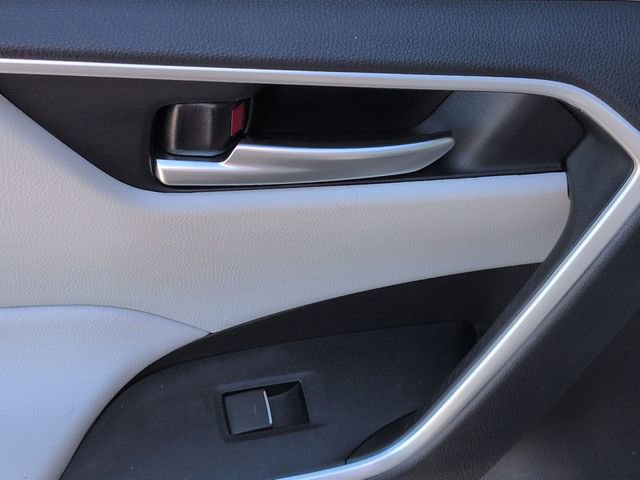 Used 2025 Toyota RAV4 XLE w/ Convenience Package FWD image 27
