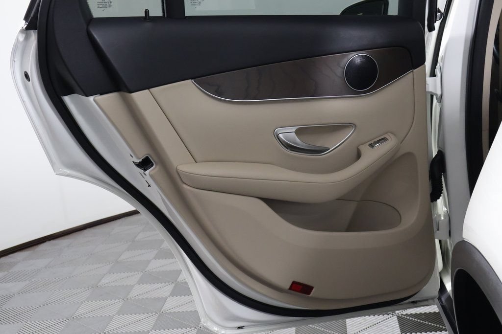 Used 2019 Mercedes-Benz GLC 300 image 13