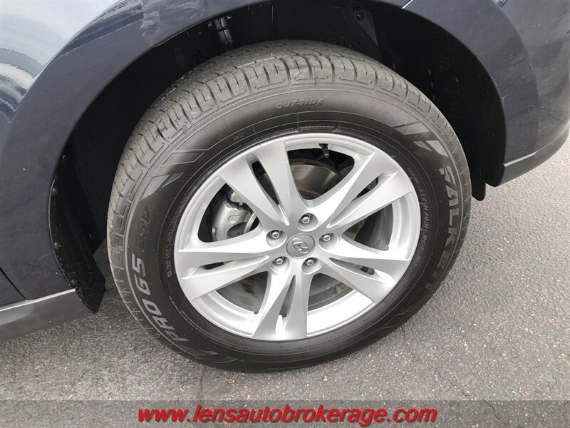 Used 2010 Hyundai Santa Fe SE FWD image 25