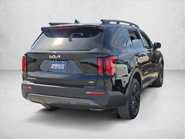 Used 2023 Kia Sorento S image 3