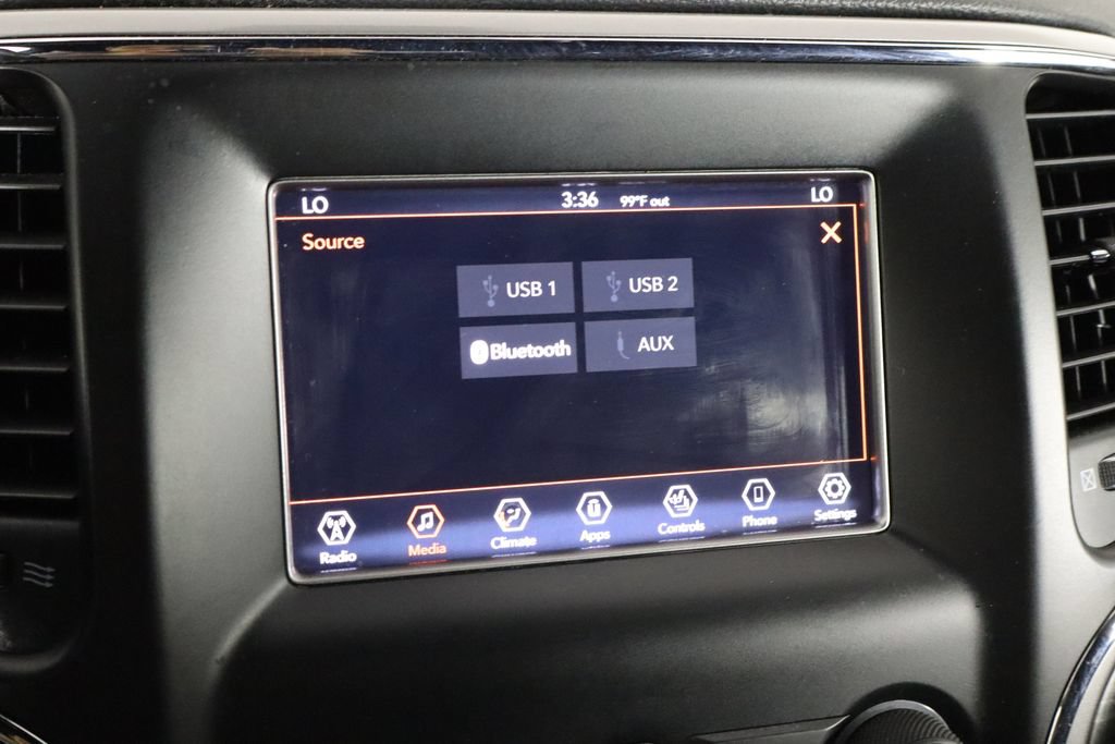 Used 2020 Jeep Grand Cherokee Laredo AWD/4WD image 30