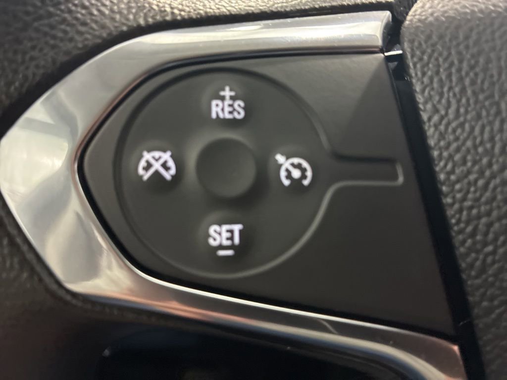 Used 2020 Chevrolet Traverse LS image 21