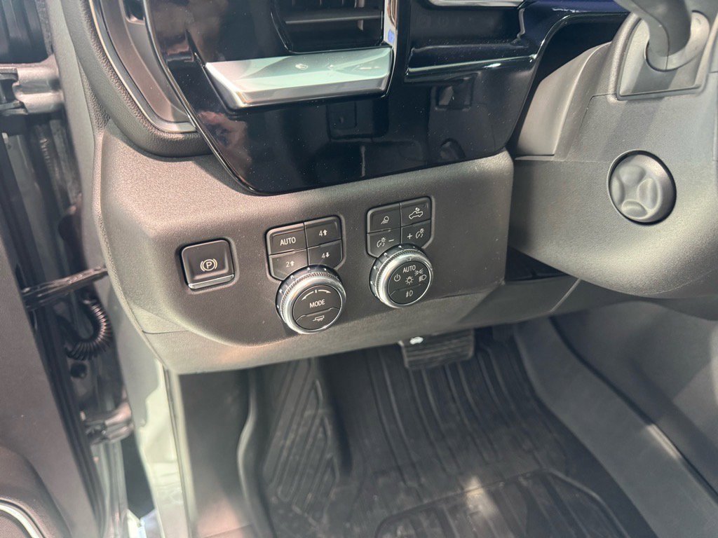 New 2026 GMC Sierra 1500 SLT w/ SLT Premium Package image 14