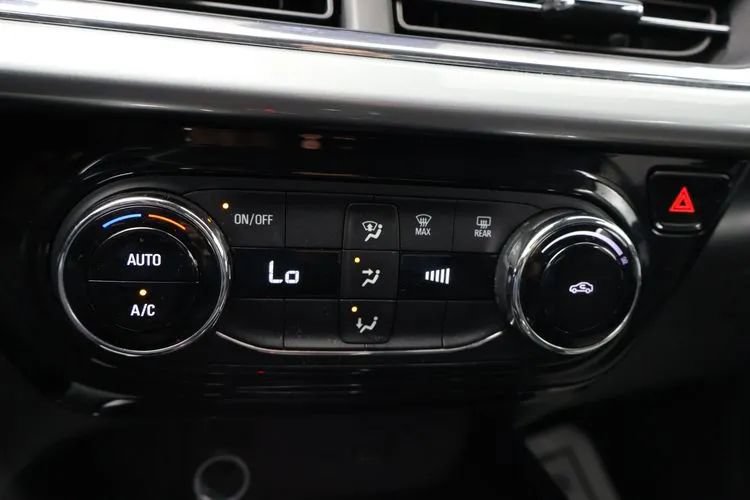 Used 2025 Chevrolet Trax LT FWD image 33