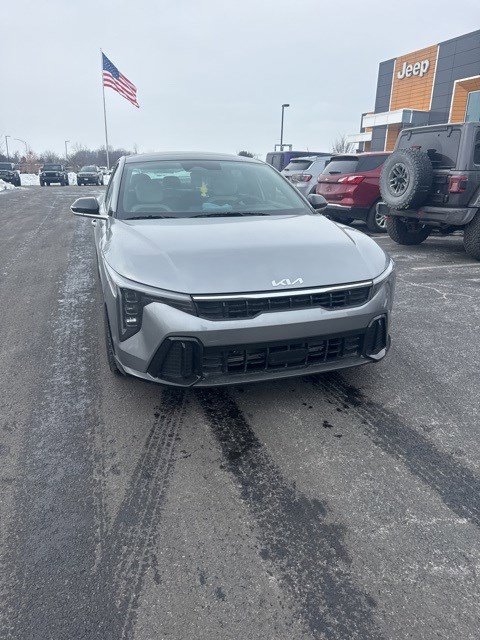 Used 2025 Kia K4 GT-Line w/ GT-Line Premium Package image 3