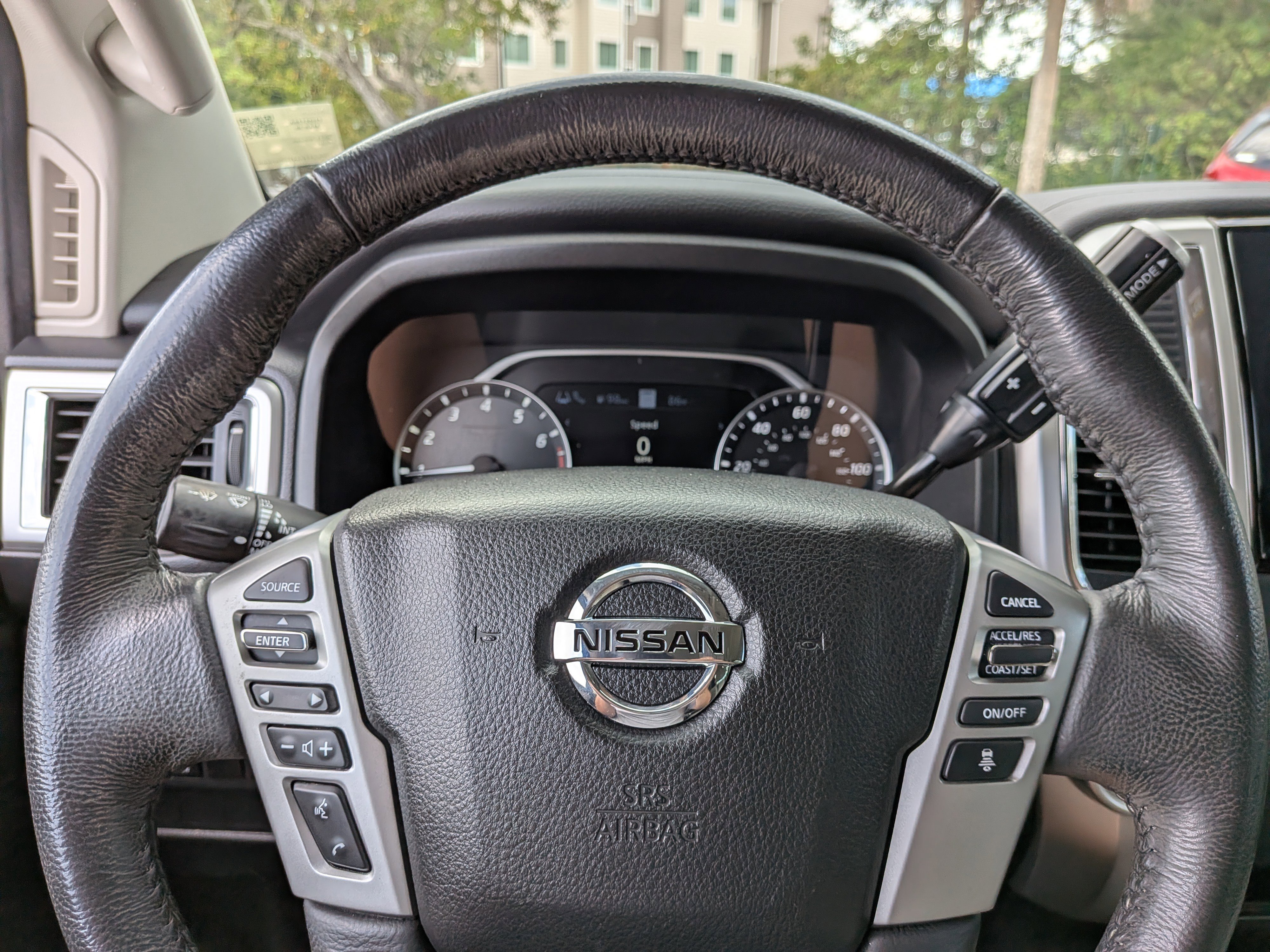 Used 2021 Nissan Titan SV w/ SV Convenience Package image 26
